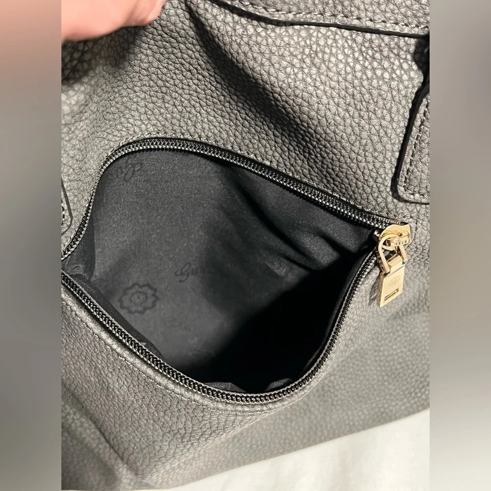 Gussaci Drawstring Shoulder Bag Purse Gray With Zipper Detail - Picture 8 of 13